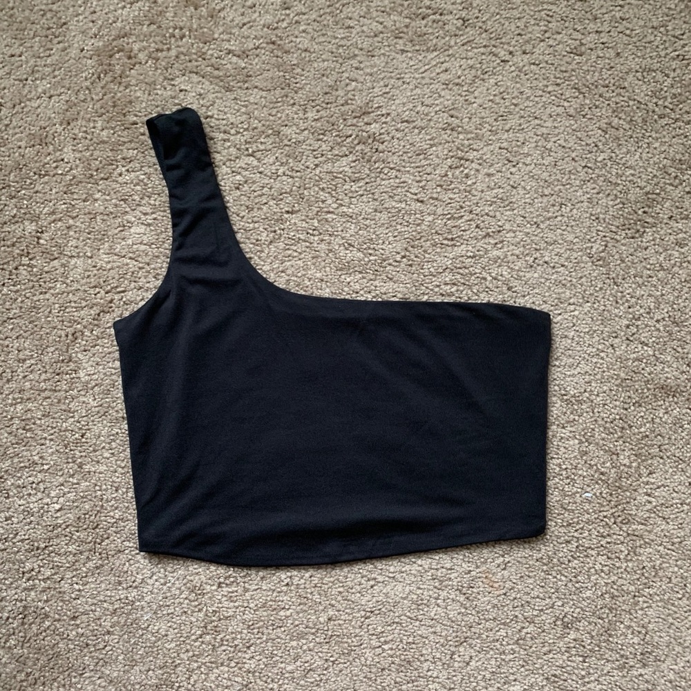🖤black one shoulder crop top